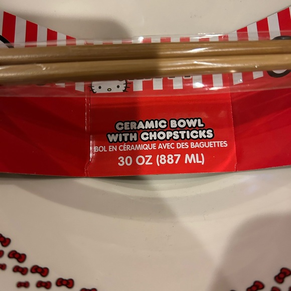 Hello Kitty 30 oz ceramic bowl with chopsticks - Picture 3 of 4